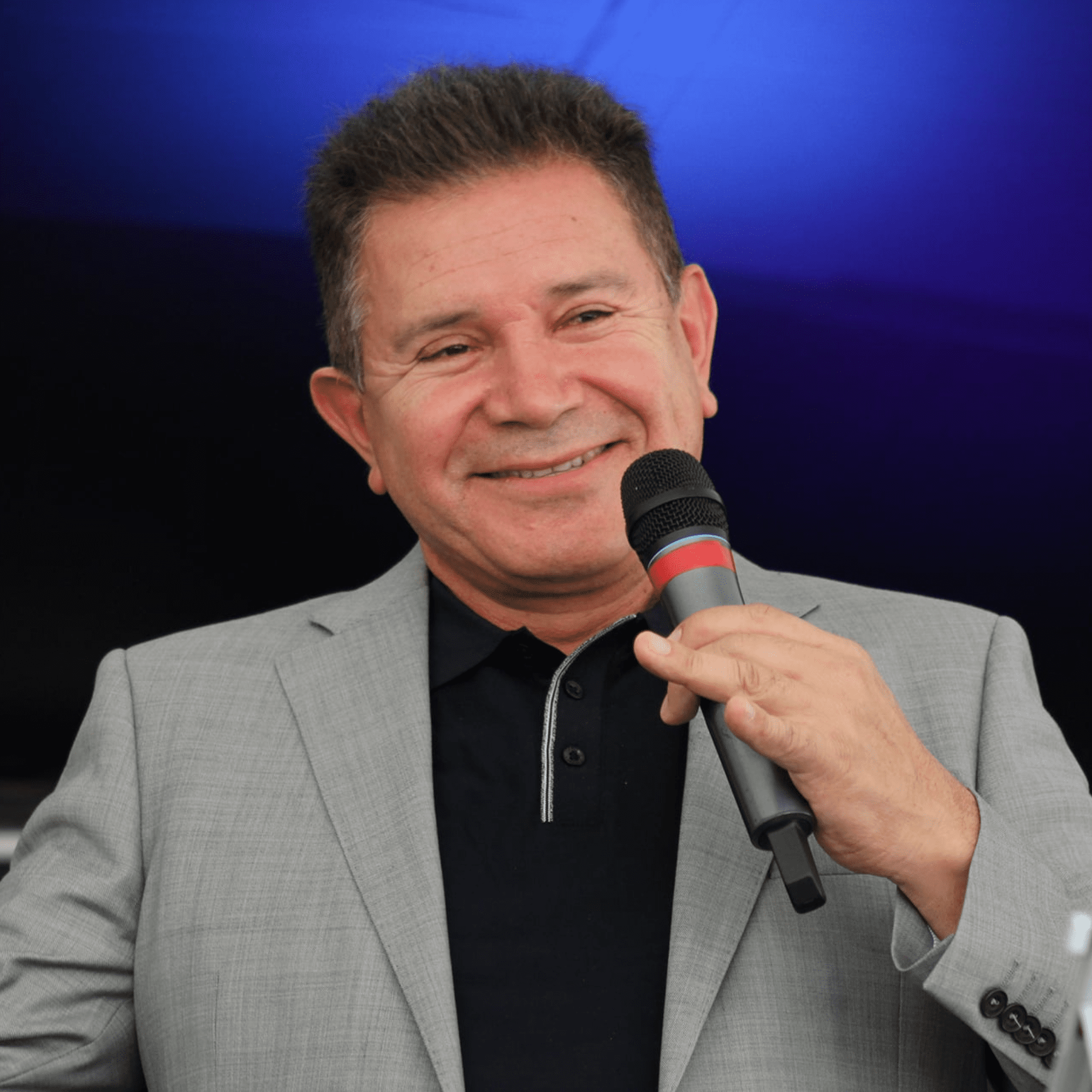 Héctor Manzo: Principios de Vida